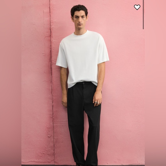 H&M Cropped bundle of 3 Tees in White, beige, and tan. - Picture 2 of 9